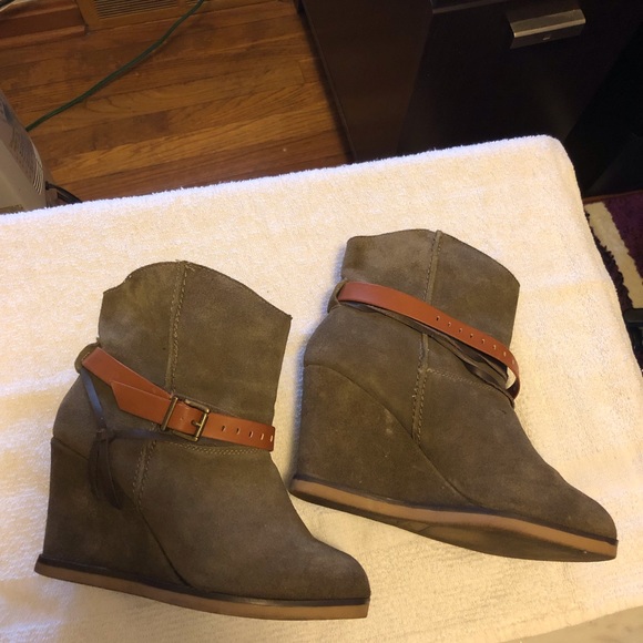 Mia Carrie Wedge Booties - Picture 3 of 4